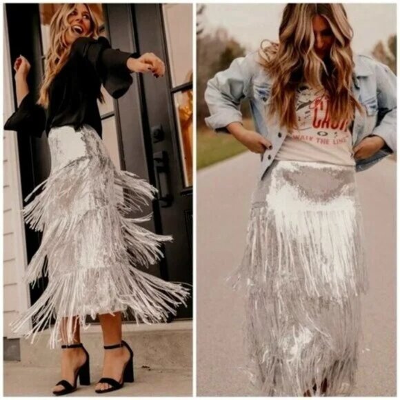 💥INSANELY BEAUTIFUL!💥Roaring 20s Vibe Tatiana Fringed Sequin Skirt in Silver - Picture 3 of 16